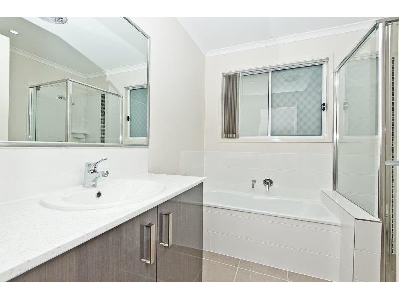 2/10 Mint Crescent, Griffin QLD 4503
