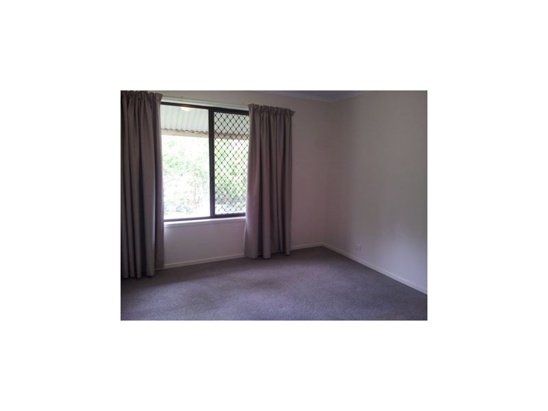 101 Rue Montaigne, Petrie QLD 4502