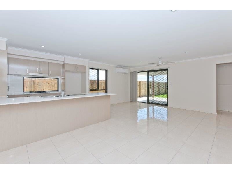 8 Cardamom Close, Griffin QLD 4503