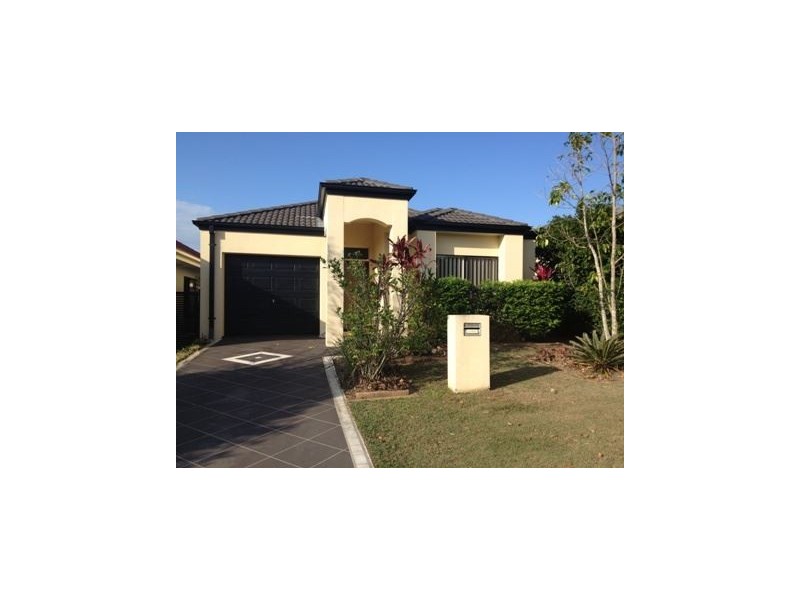 8 Senior Close, North Lakes QLD 4509