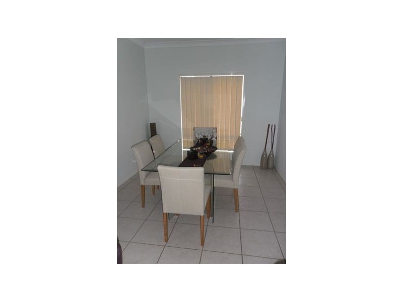 8 Senior Close, North Lakes QLD 4509