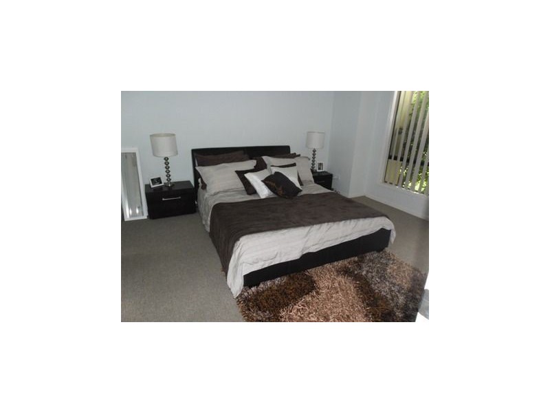 8 Senior Close, North Lakes QLD 4509