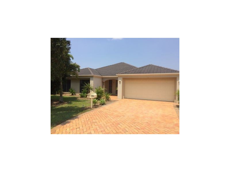 4 Abbot Street, North Lakes QLD 4509