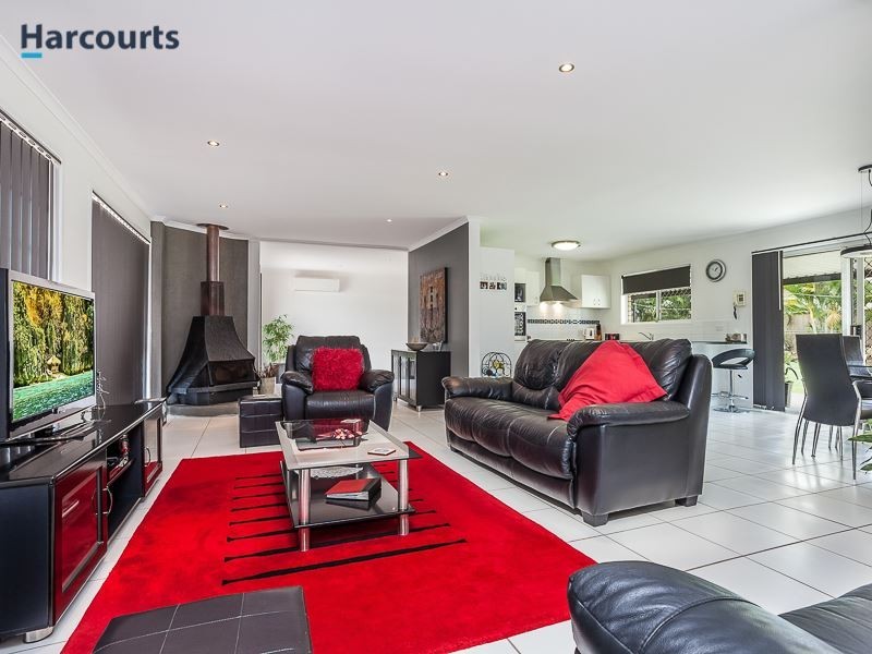 5 Alexander Crescent, Morayfield QLD 4506