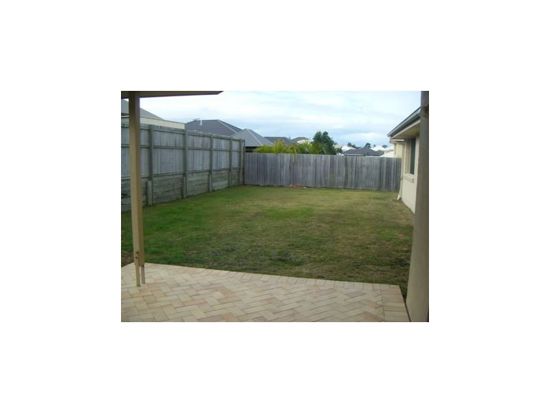 10 Dotterel Crescent, North Lakes QLD 4509