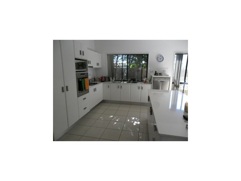 24 Kurrajong Circuit, North Lakes QLD 4509