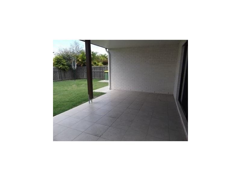 24 Kurrajong Circuit, North Lakes QLD 4509