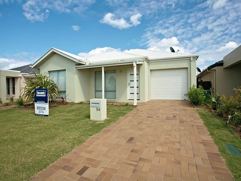 54 Menara Circuit, North Lakes QLD 4509