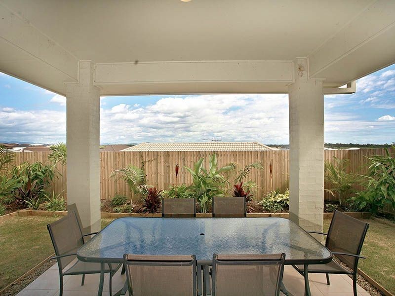 54 Menara Circuit, North Lakes QLD 4509