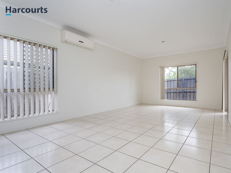 16 Dunes Crescent, North Lakes QLD 4509