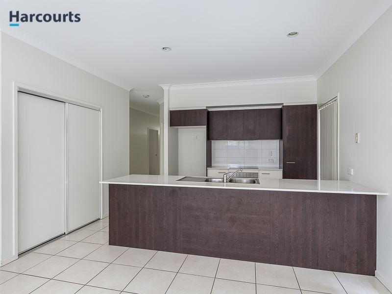16 Dunes Crescent, North Lakes QLD 4509