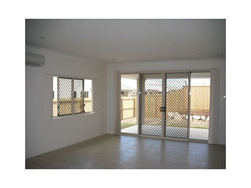 27 Klien, North Lakes QLD 4509