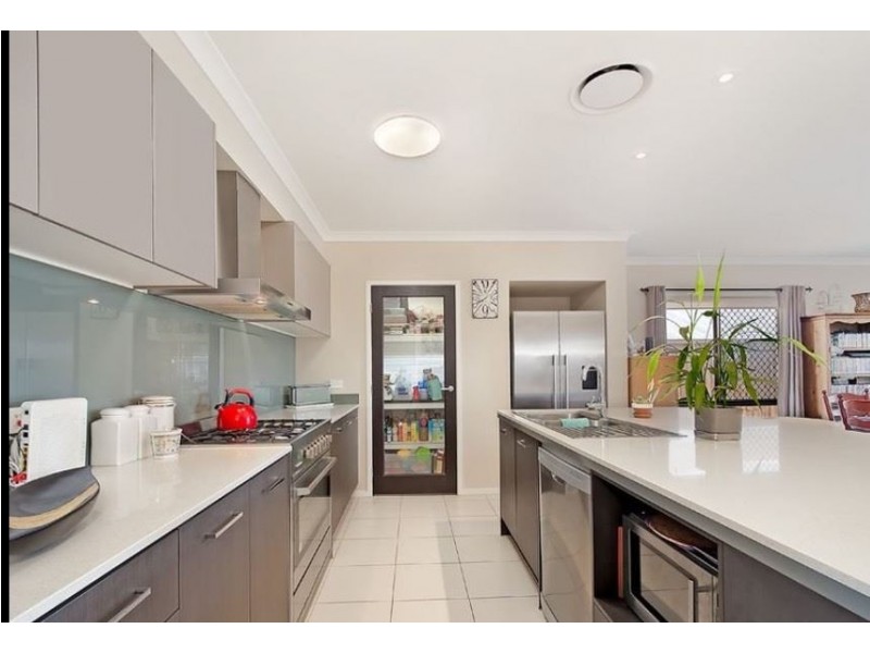 22 Troon Street, North Lakes QLD 4509