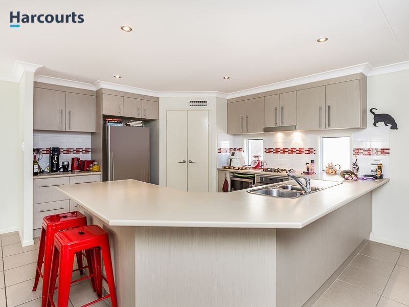 4 Armour Close, North Lakes QLD 4509