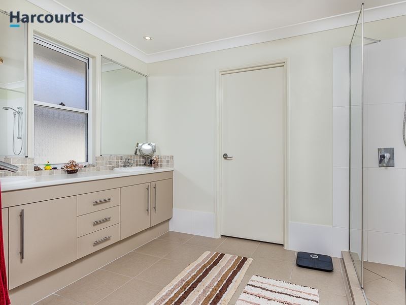 4 Armour Close, North Lakes QLD 4509