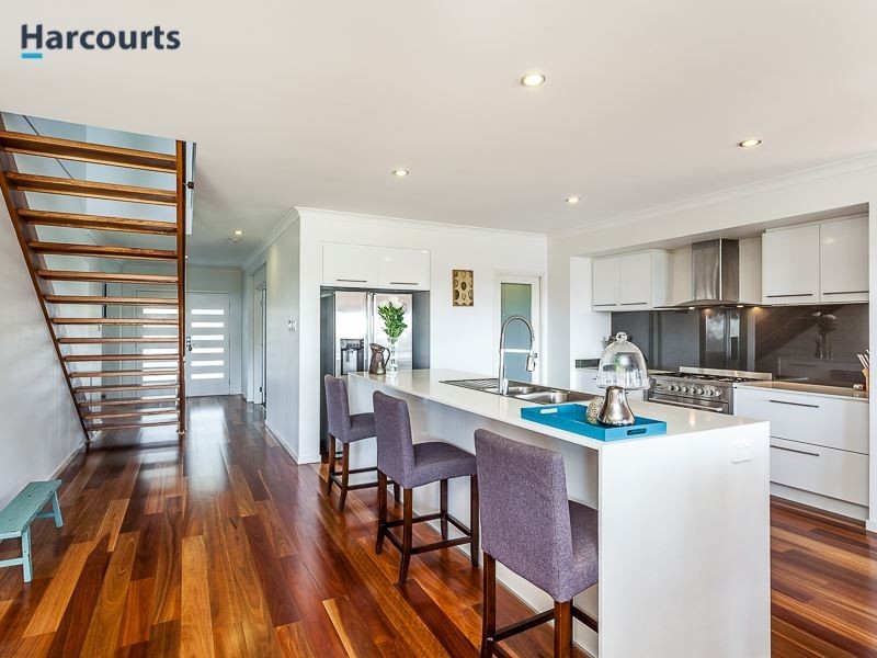 22 Coffey Court, Beachmere QLD 4510