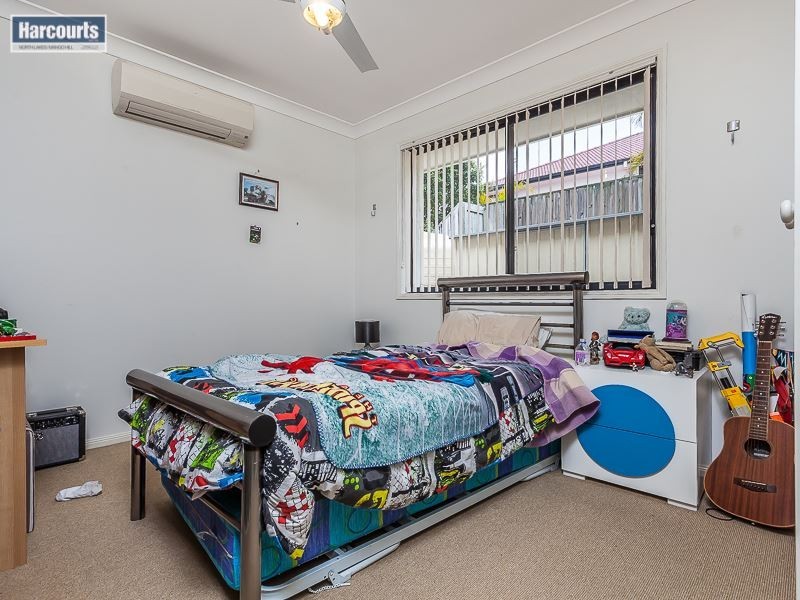22 Dotterel Crescent, North Lakes QLD 4509