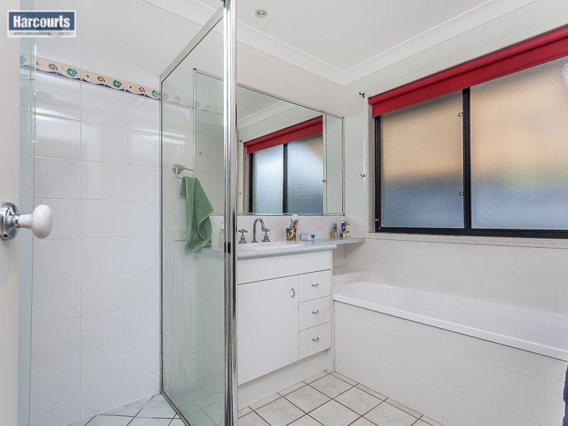 22 Dotterel Crescent, North Lakes QLD 4509