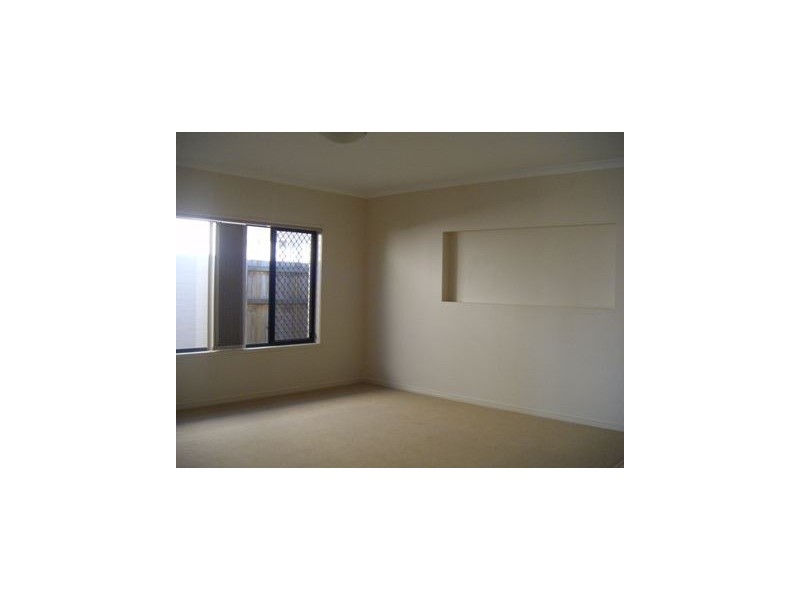 33 Wallaroo Circuit, North Lakes QLD 4509