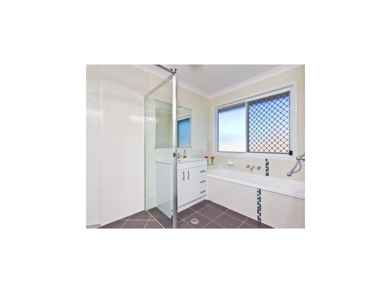11 Carramar Street, Rothwell QLD 4022