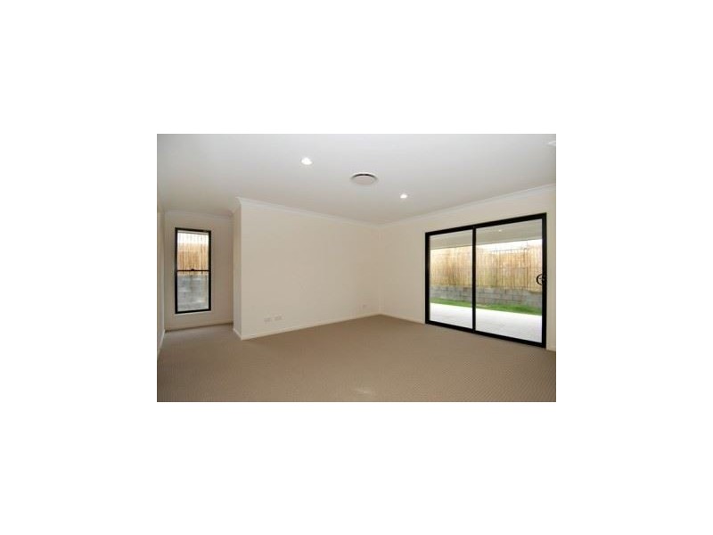 7 Waterway Crescent, Murrumba Downs QLD 4503