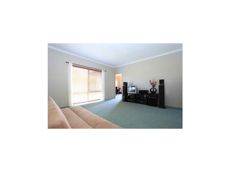 33 Cottonwood Circuit, North Lakes QLD 4509