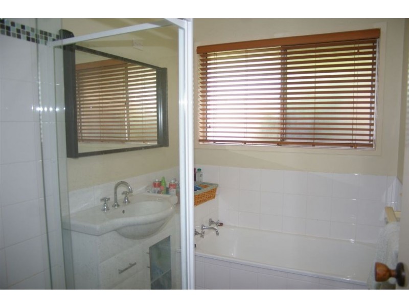 37 Melinda Court, Kallangur QLD 4503