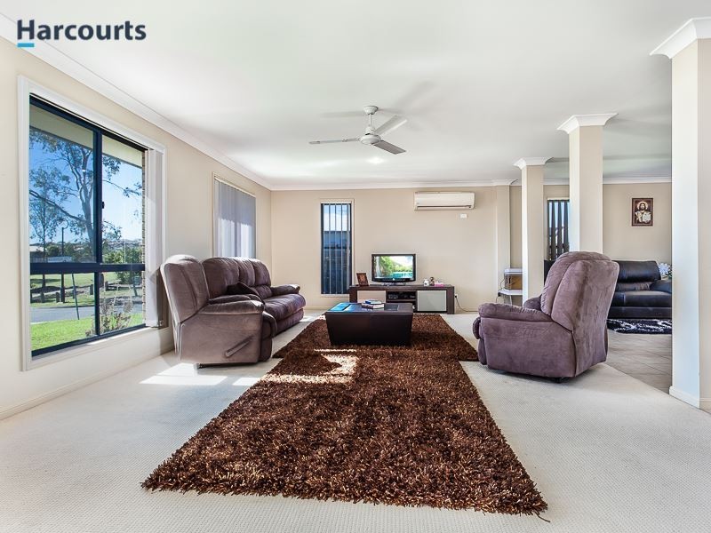 19 Macrusser Circuit, Warner QLD 4500