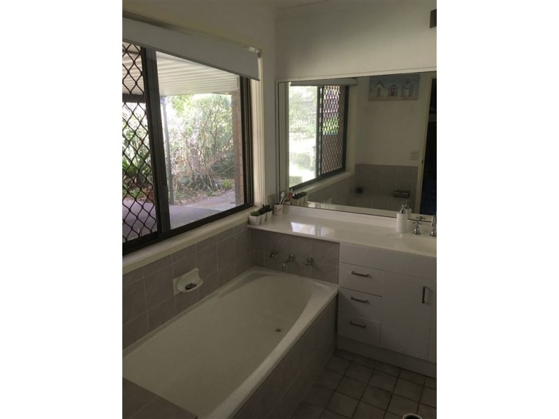 64 Rue Montaigne, Petrie QLD 4502