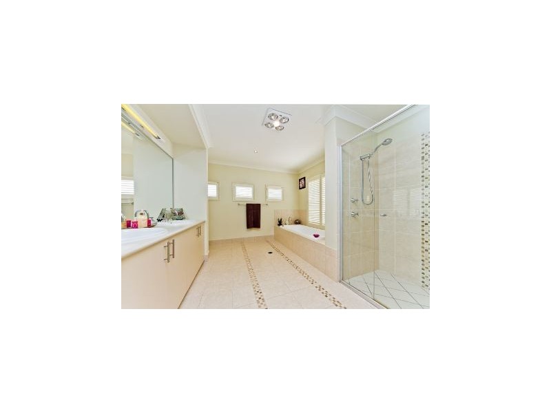 5 Allenby Close, North Lakes QLD 4509