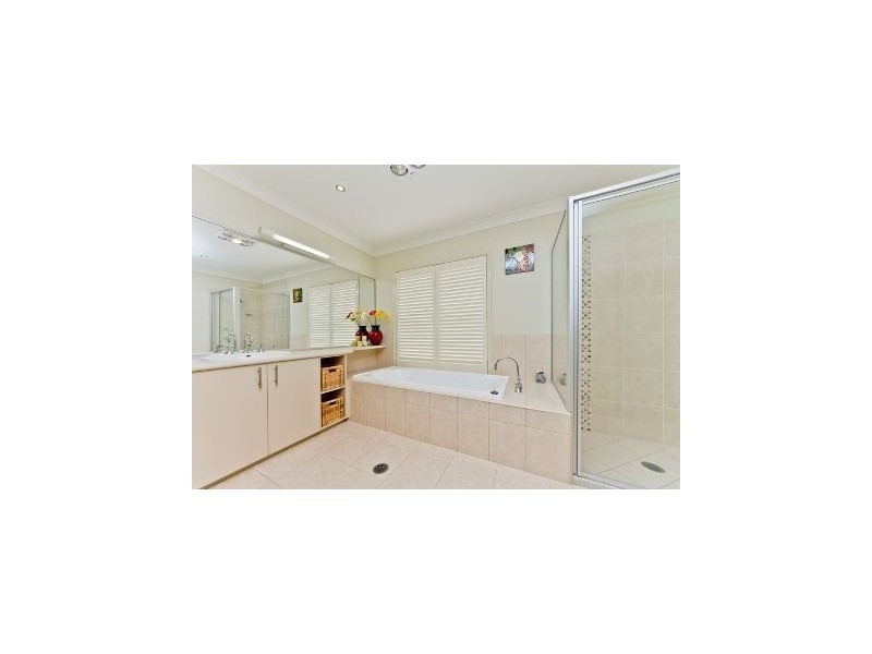 5 Allenby Close, North Lakes QLD 4509