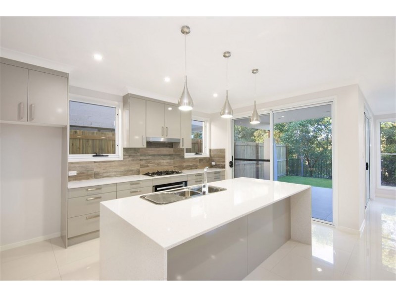 8 Birkdale Circuit, North Lakes QLD 4509
