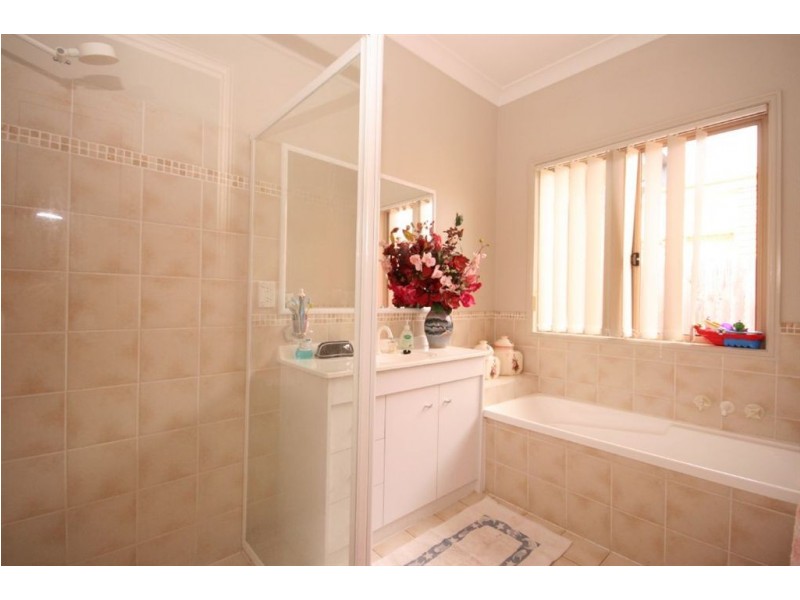 38 Pinnock Crescent, North Lakes QLD 4509