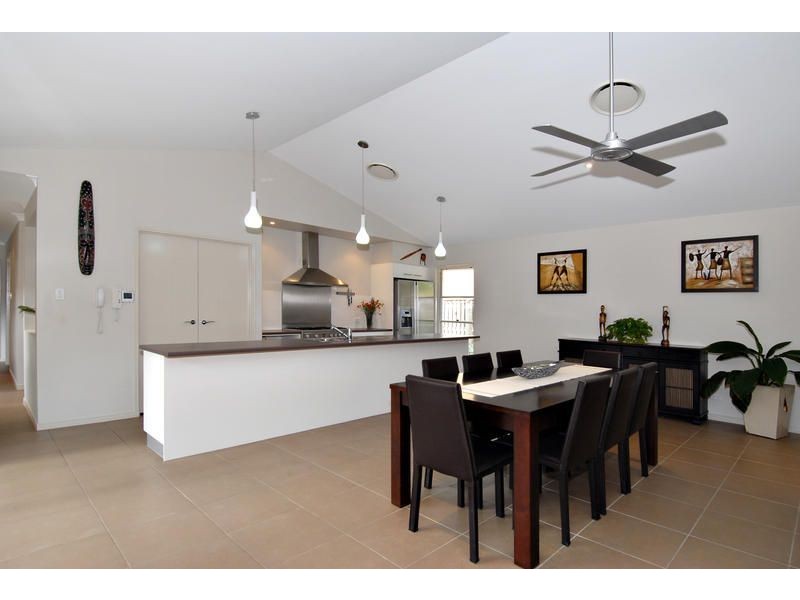 15 Chesterfield Drive, Murrumba Downs QLD 4503