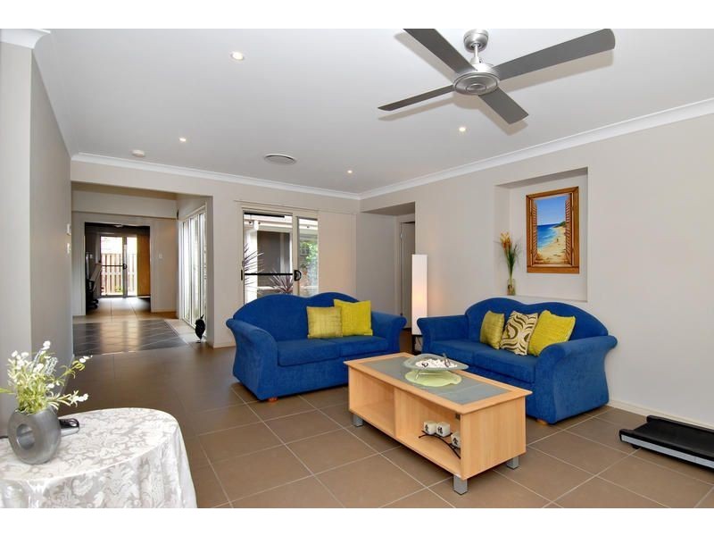 15 Chesterfield Drive, Murrumba Downs QLD 4503