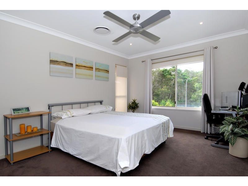 15 Chesterfield Drive, Murrumba Downs QLD 4503