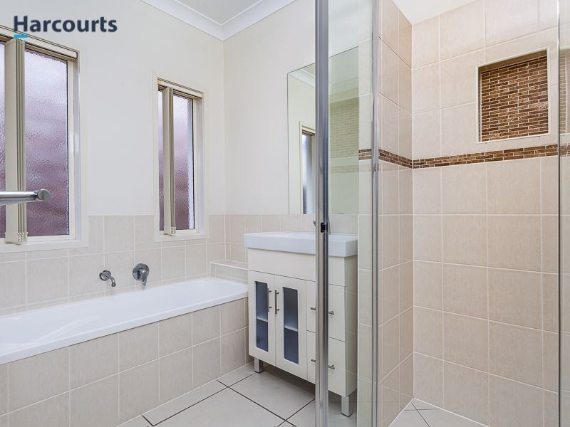 9 Silkyoak Court, North Lakes QLD 4509