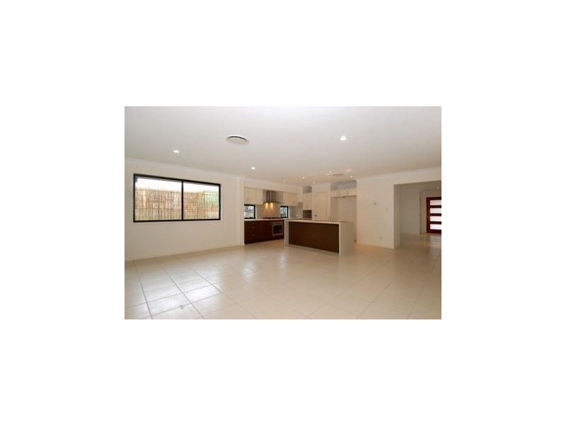 7 Waterway Crescent, Murrumba Downs QLD 4503