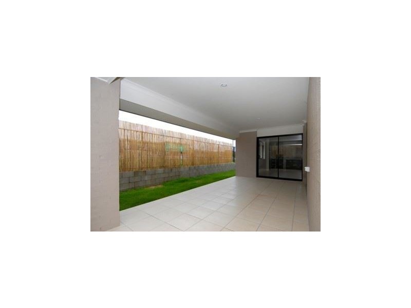 7 Waterway Crescent, Murrumba Downs QLD 4503
