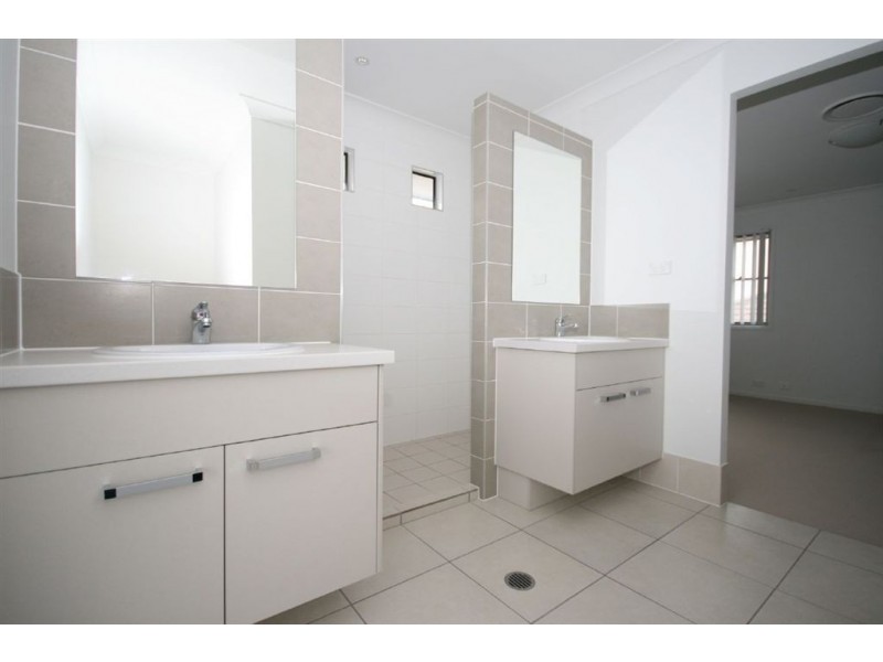 10 Rawlins, North Lakes QLD 4509