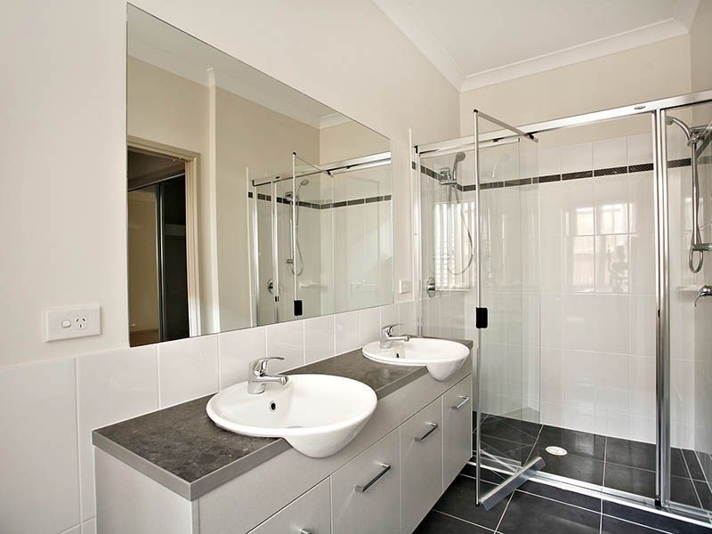 17 Warabi Crescent, North Lakes QLD 4509