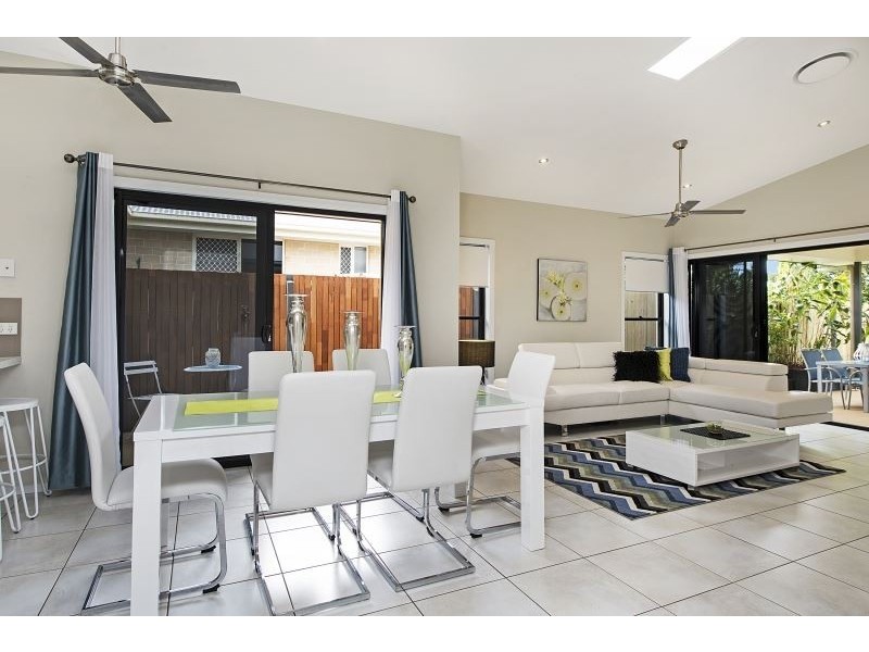 9 Satinash Court, North Lakes QLD 4509