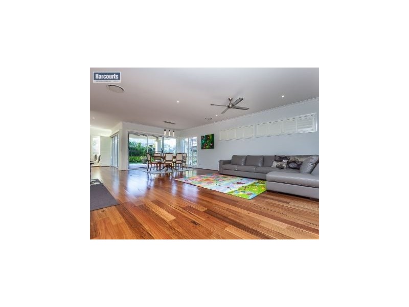 32 Augusta Parade, North Lakes QLD 4509