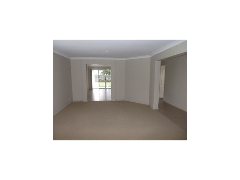 29 Dotterel Crescent, North Lakes QLD 4509
