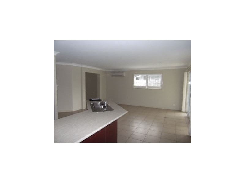 29 Dotterel Crescent, North Lakes QLD 4509