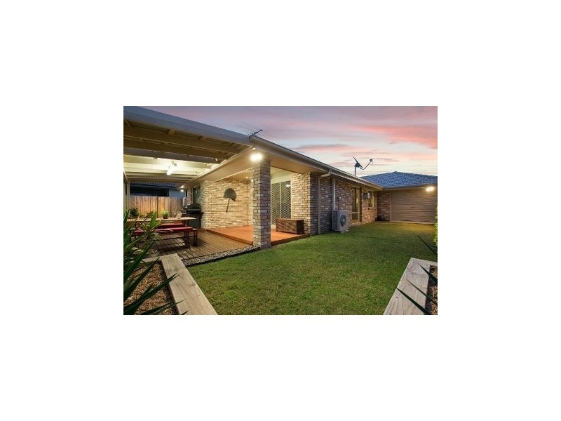 17 Highcliff Crescent, North Lakes QLD 4509