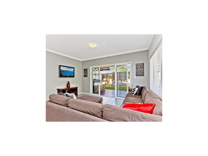 10 Sunjoy Place, North Lakes QLD 4509