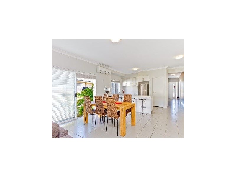 10 Sunjoy Place, North Lakes QLD 4509