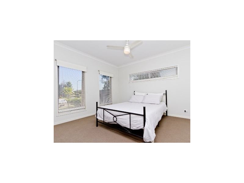 10 Sunjoy Place, North Lakes QLD 4509