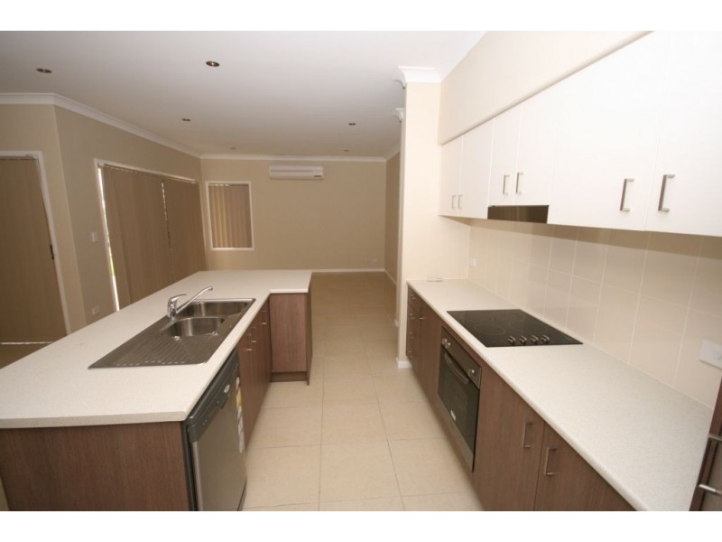 18 Carmody Pde, North Lakes QLD 4509